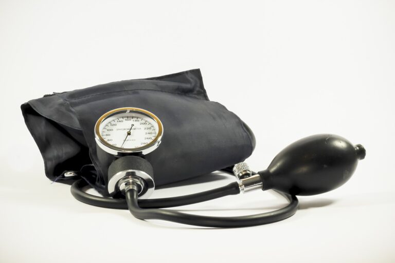 Belastungshypertonie: Symptome, Risiken und Therapieoptionen blood pressure, pressure gauge, medical