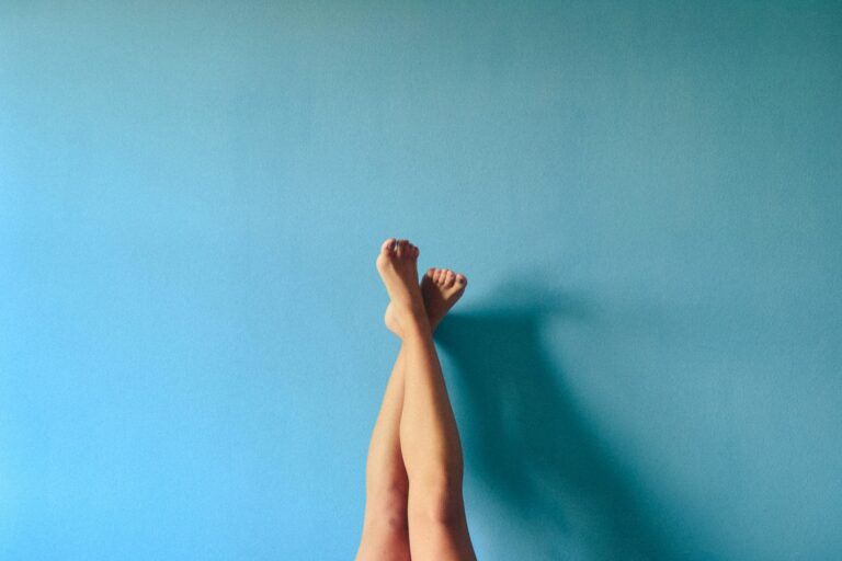 Restless-Legs-Syndrom person's feet